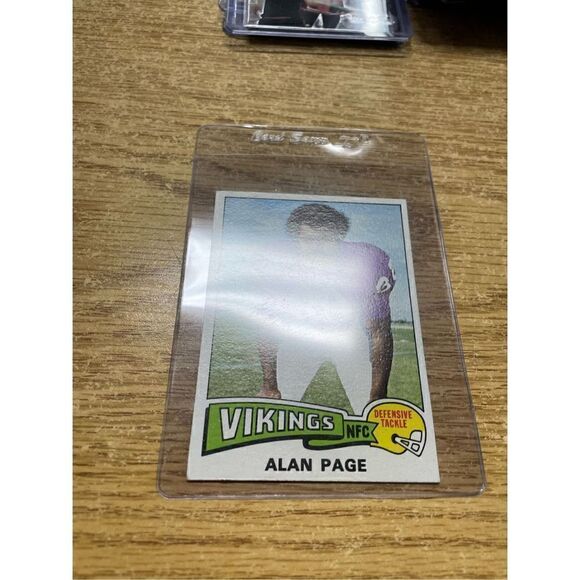 1975 topps Alan page #520 in good condition/grade - Picture 2 of 3